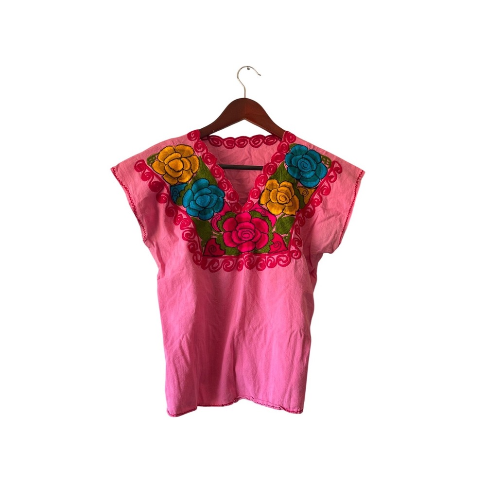 Vintage Mexican Floral Embroidered Huipil Blouse V-Neck Boho Artisanal Top med